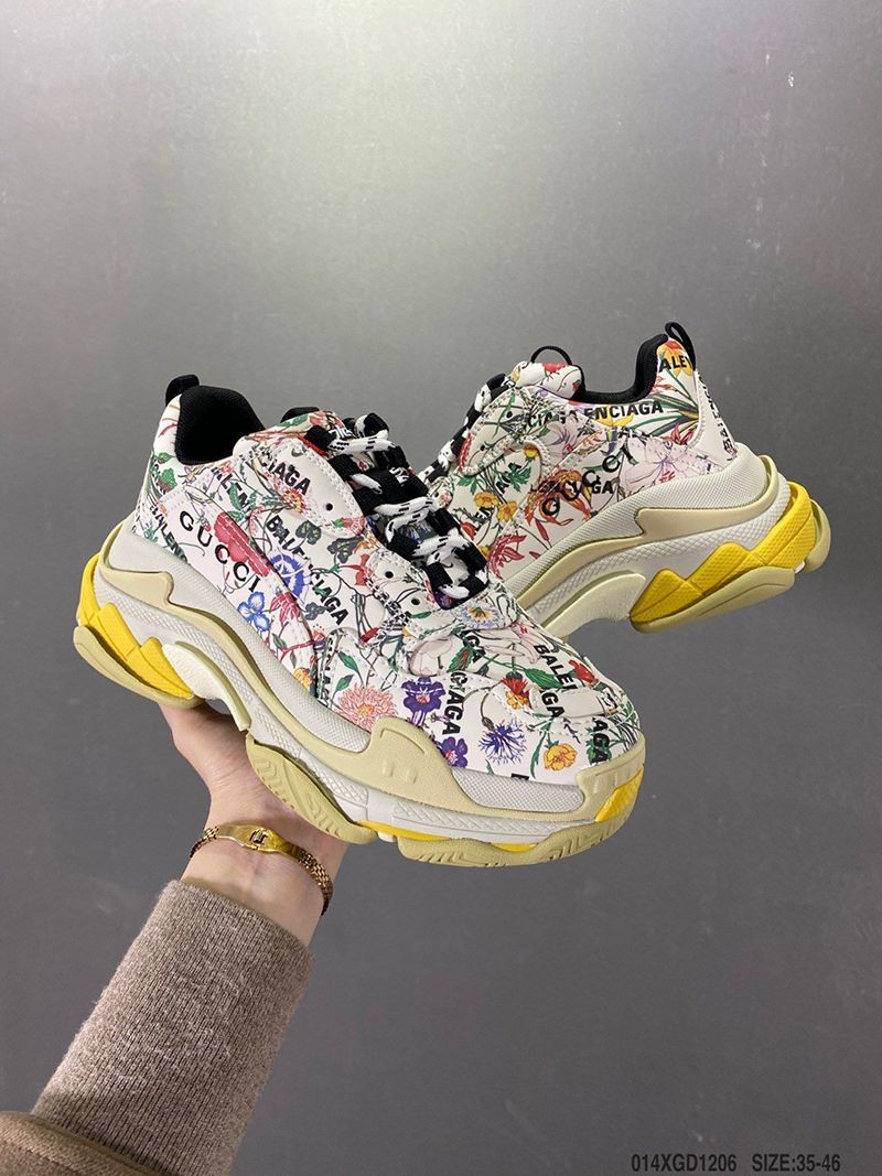 春もの新作グッチ バレンシアガ 偽物 ザ ハッカー プロジェクト “Triple S” スニーカー 681068UL1108461代引きを販売